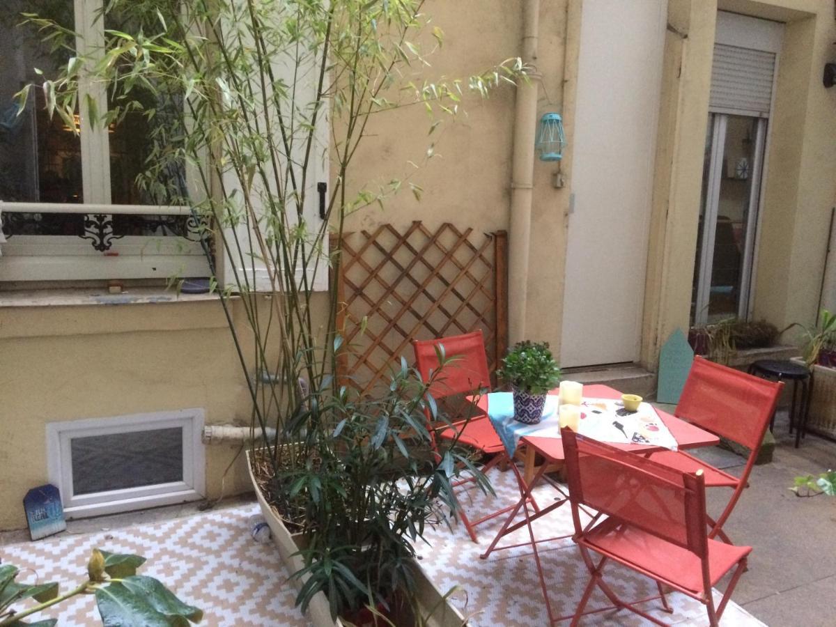 Studio "Maryline" Sejours Parisiens Abordables - Rez De Chaussee Sur Beau Patio Ombrage- Accessible Handcaps - Grand Canape-Lit Clic Clac 2 Places - Cuisine Equipee - Salle De Bains - 5 Minutes Du Metro Brochant Ligne 13,Bus 74 Et 31 Exteriér fotografie