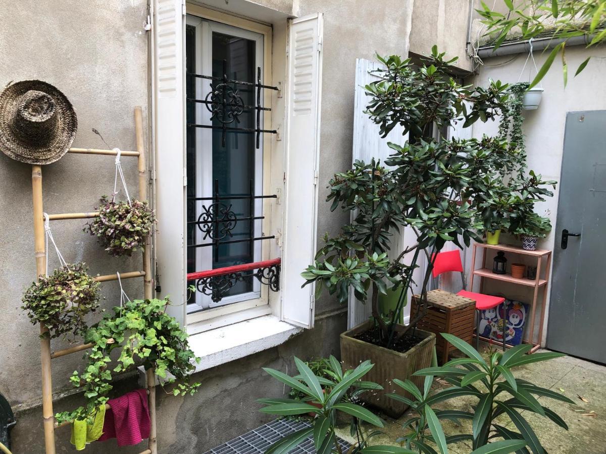 Studio "Maryline" Sejours Parisiens Abordables - Rez De Chaussee Sur Beau Patio Ombrage- Accessible Handcaps - Grand Canape-Lit Clic Clac 2 Places - Cuisine Equipee - Salle De Bains - 5 Minutes Du Metro Brochant Ligne 13,Bus 74 Et 31 Exteriér fotografie