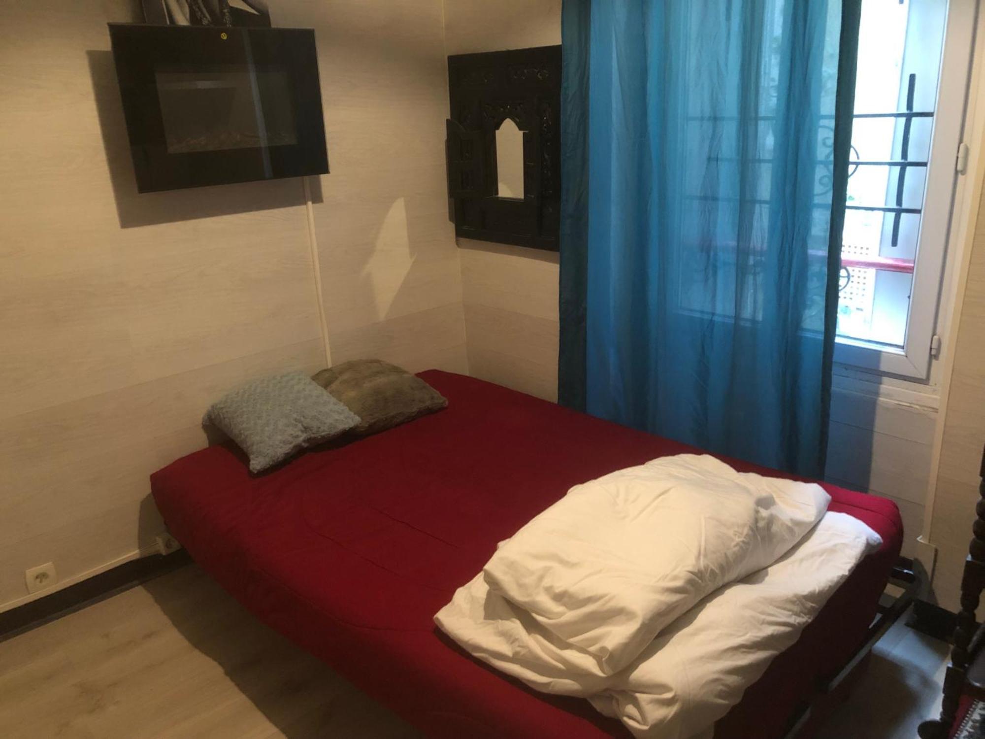 Studio "Maryline" Sejours Parisiens Abordables - Rez De Chaussee Sur Beau Patio Ombrage- Accessible Handcaps - Grand Canape-Lit Clic Clac 2 Places - Cuisine Equipee - Salle De Bains - 5 Minutes Du Metro Brochant Ligne 13,Bus 74 Et 31 Exteriér fotografie